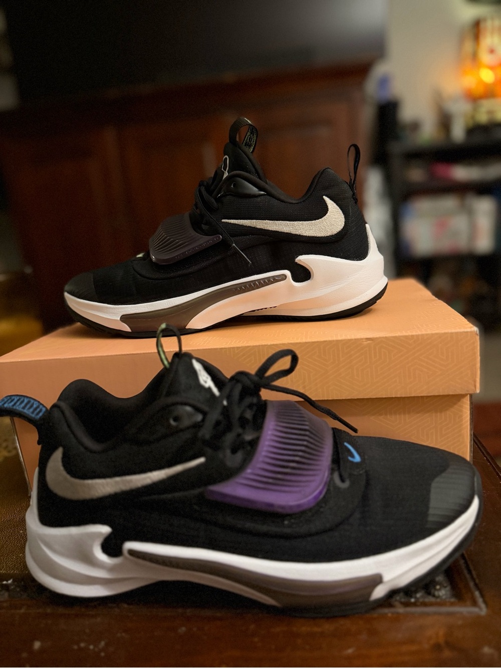Nike Freak GS 3 EUC Size 7 Youth. Runs a little big like a women’s size 8/12